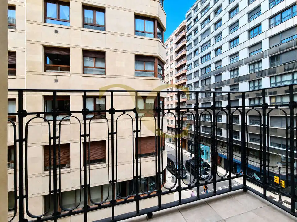 Terrassa de Pis de lloguer en Gijón  amb Calefacció