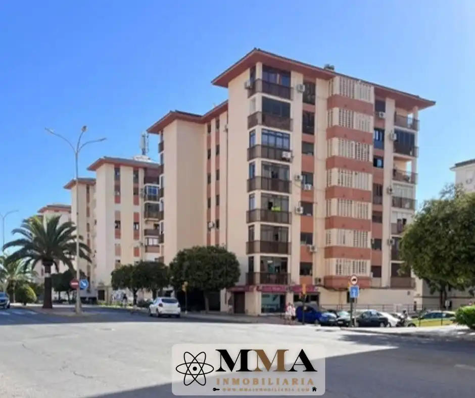 Local commercial à louer à Avenida de las Fuerzas Armadas, imagen 4