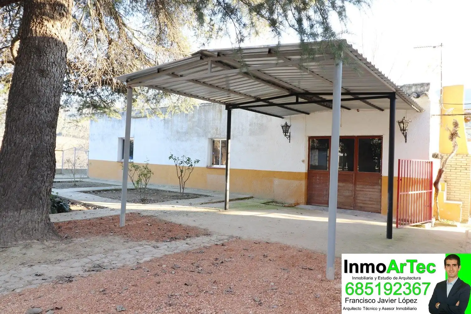 Vista exterior de Finca rústica en venda en Montefrío amb Jardí privat, Traster i Piscina