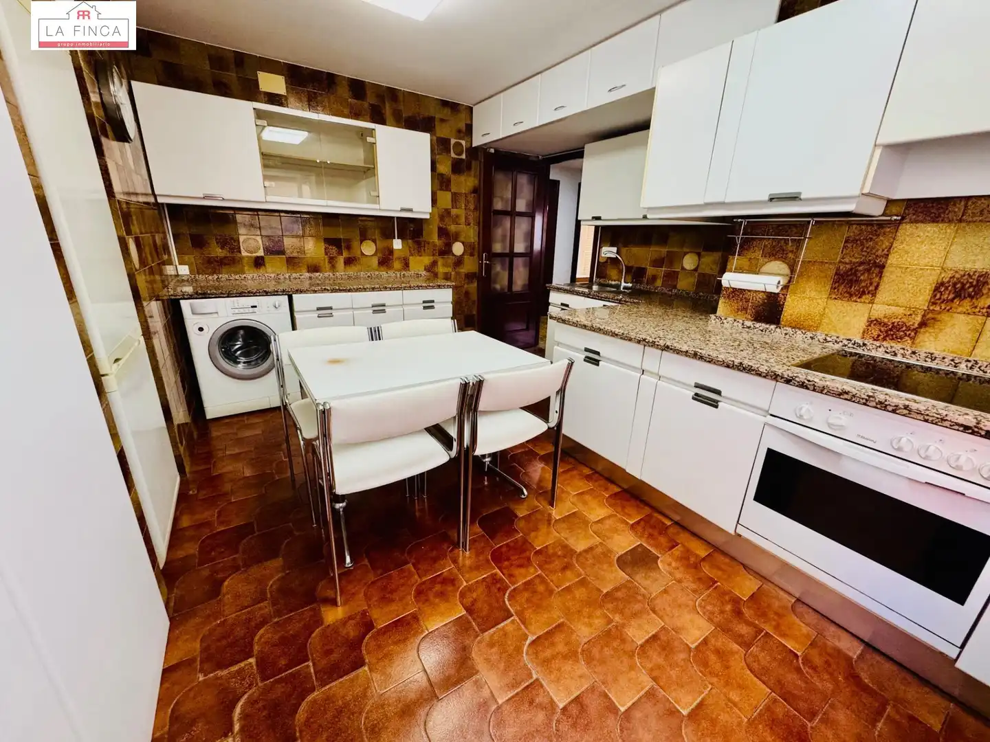 Kitchen of Flat for sale in Málaga  with Air Conditioner and Parquet flooring