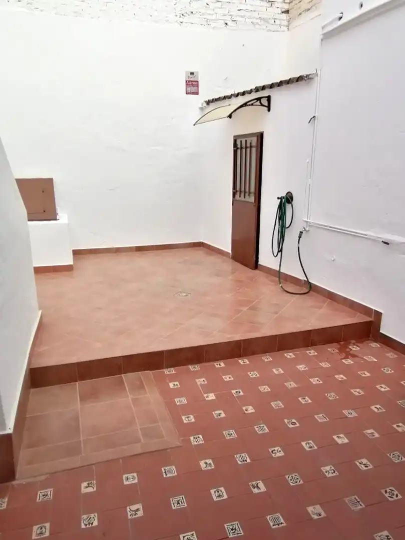 Einfamilien-Reihenhaus zum Verkauf in Alcalá de Guadaira mit Terrasse und Abstellraum