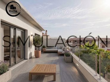 Penthouse with lift for sale in Paseo de Colón 33