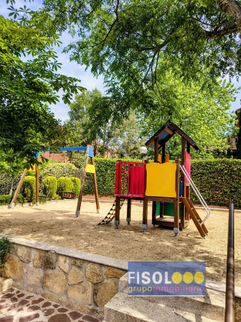 Jardí de Casa o xalet en venda en Pozuelo de Alarcón amb Aire condicionat, Calefacció i Jardí privat
