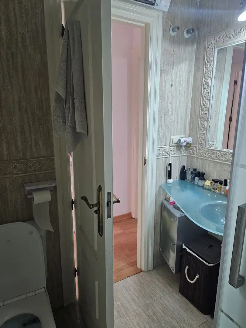 Bany de Apartament de lloguer en Guardamar del Segura amb Aire condicionat, Calefacció i Moblat