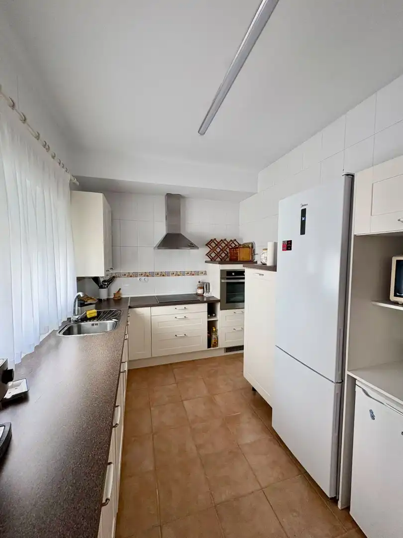 Cuina de Casa o xalet en venda en Gerena amb Aire condicionat, Calefacció i Terrassa