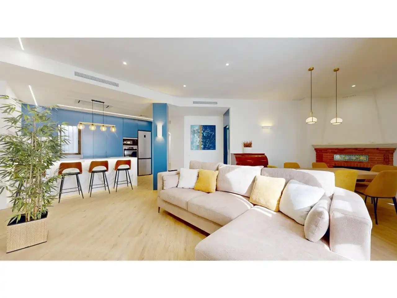 Living room of Flat for sale in Valencia  with Air Conditioner, Private garden and Storage room