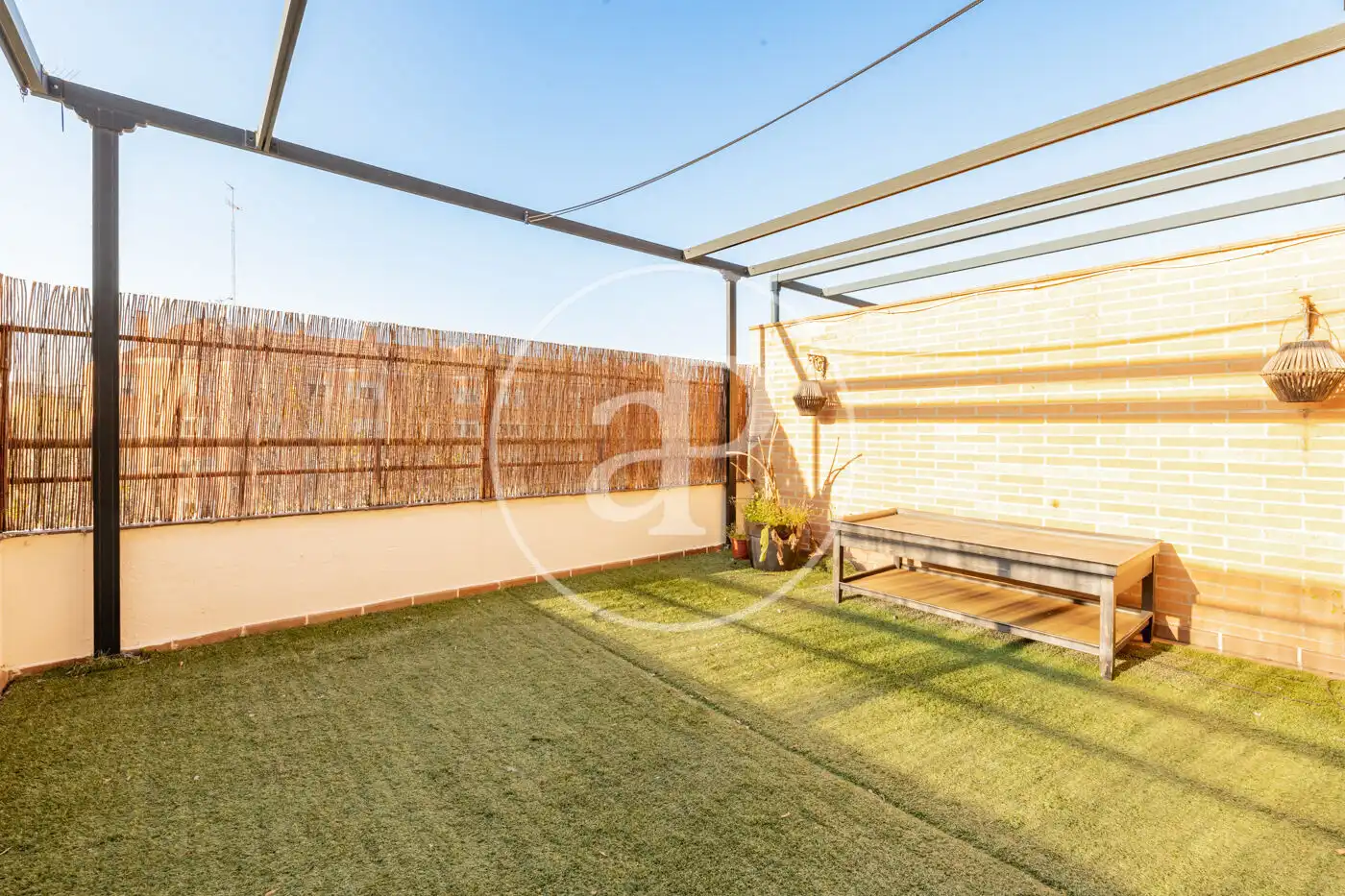 Terrasse von Wohnung zum Verkauf in La Moraleja mit Klimaanlage, Heizung und Privatgarten