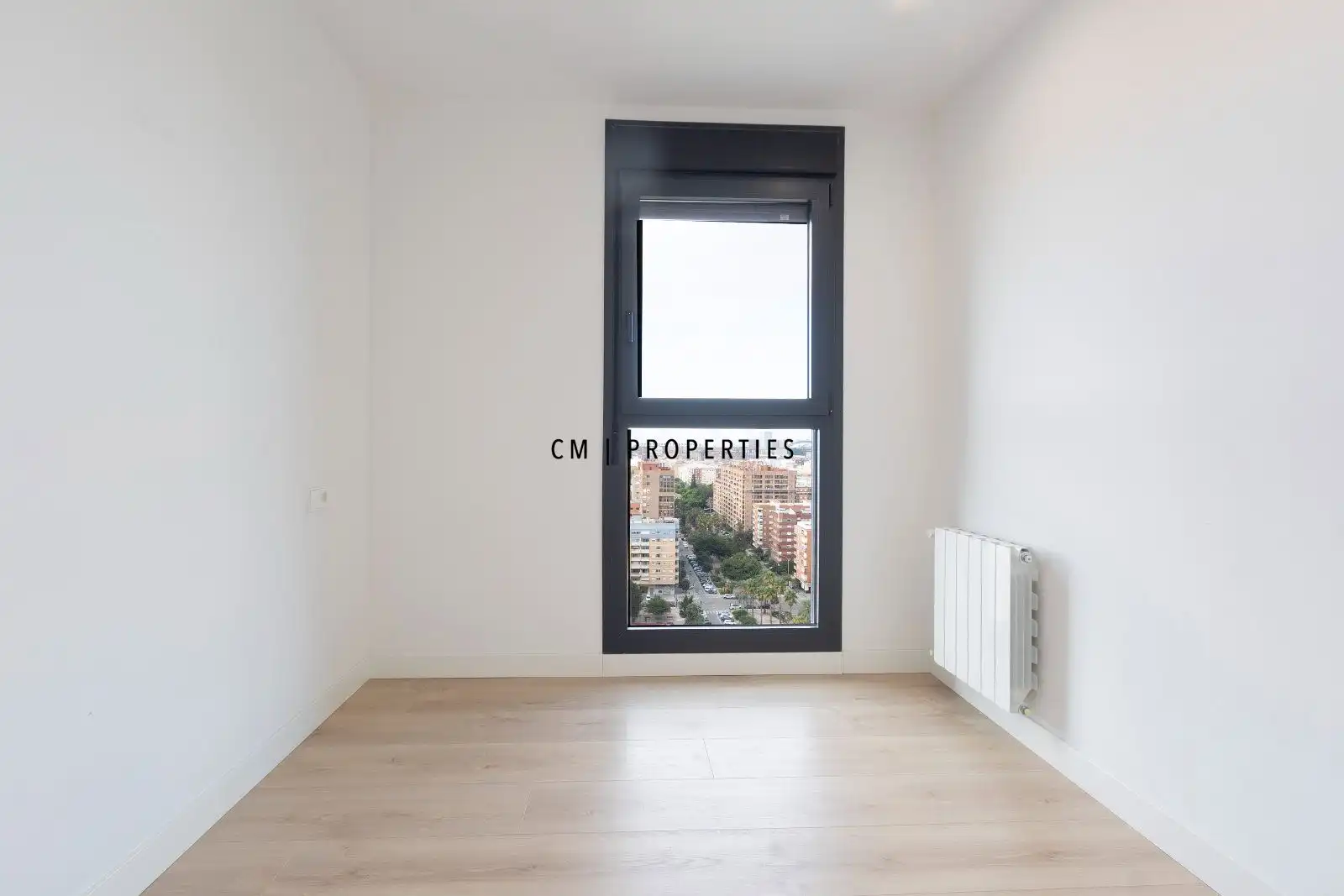 Schlafzimmer von Wohnung zur Miete in Valencia mit Klimaanlage, Heizung und Terrasse