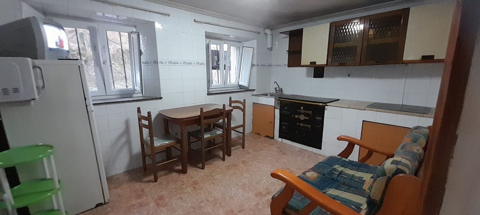 Cuina de Casa o xalet en venda en Santiurde de Reinosa amb Calefacció