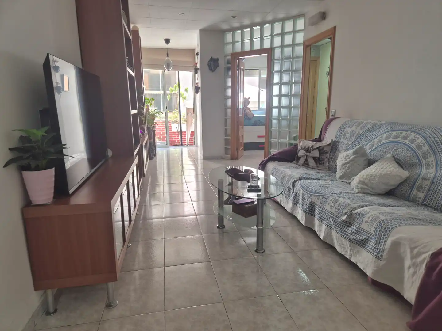 Sala d'estar de Planta baixa en venda en Barcelona amb Aire condicionat i Terrassa