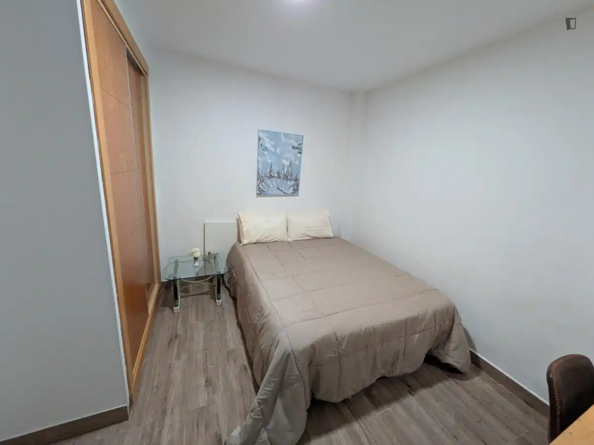 Dormitori de Casa o xalet per a compartir en Málaga amb Aire condicionat, Moblat i Rentadora