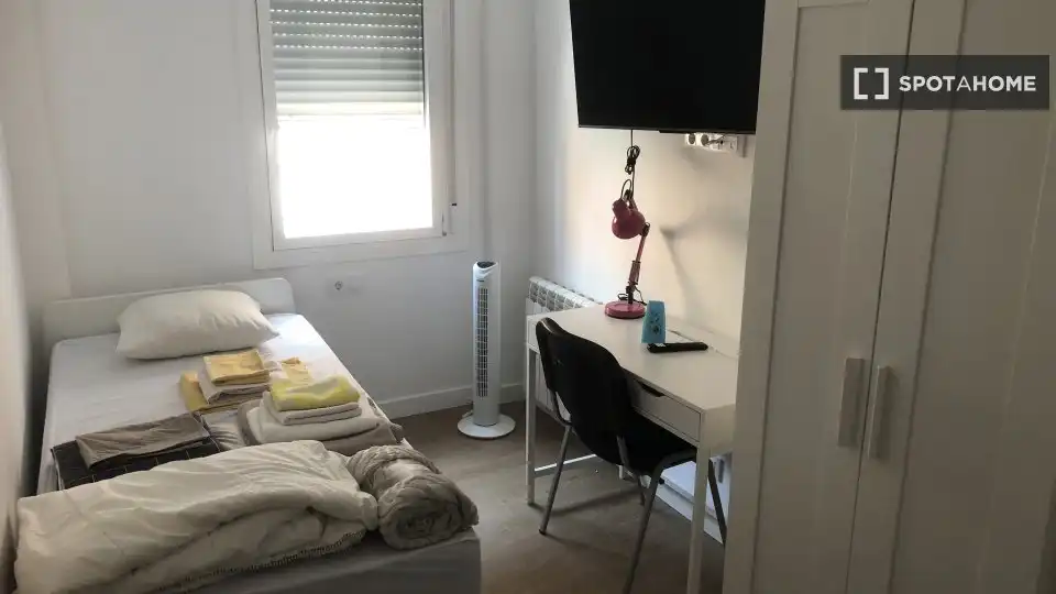 Habitació a Reyes Católicos