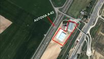 Industrial buildings to rent in Corcos