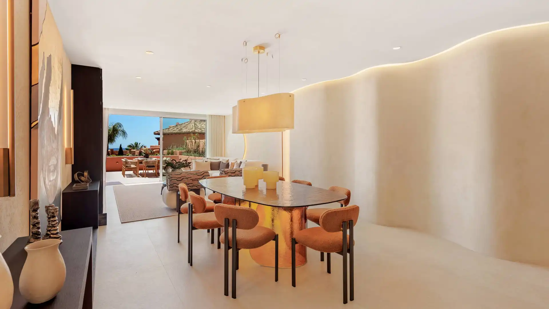 Menjador de Àtic en venda en Marbella amb Aire condicionat, Jardí privat i Terrassa