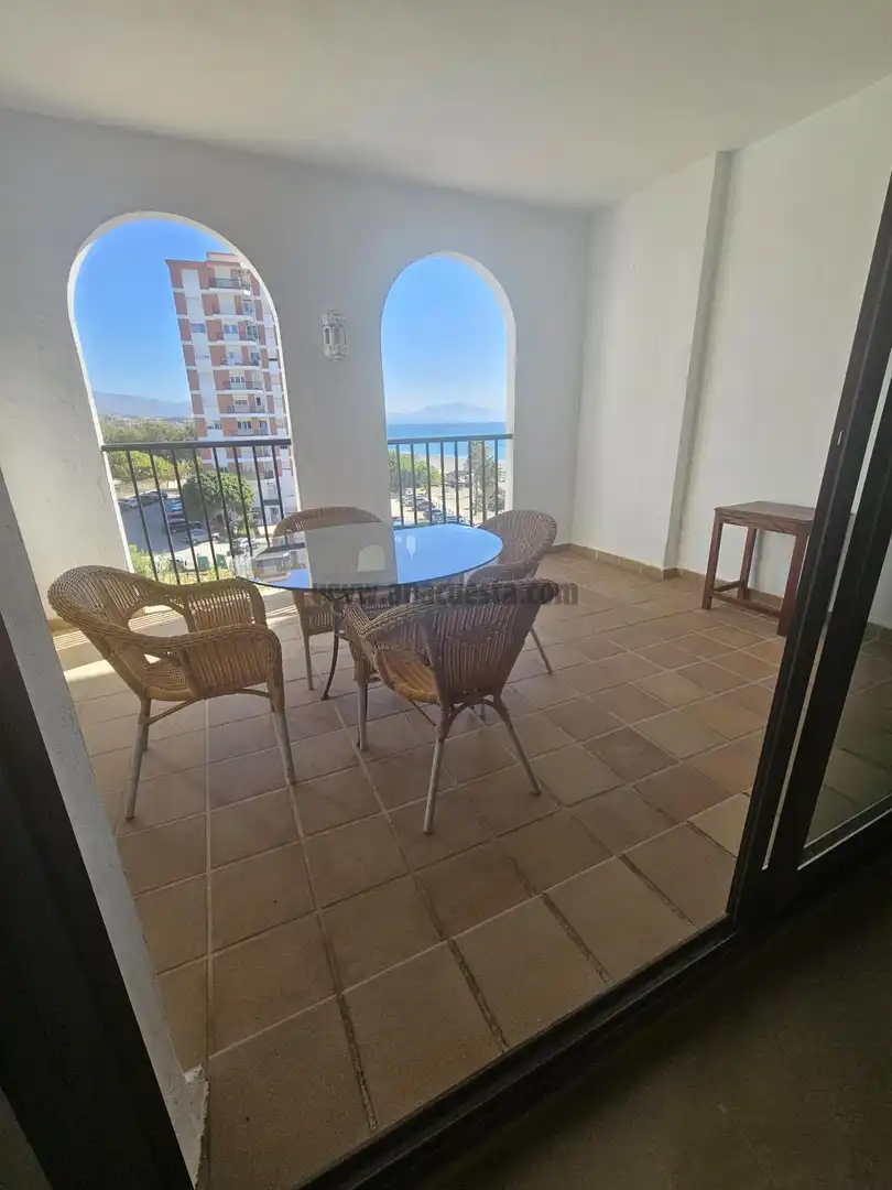 Apartamento con piscina en venta en Marina de la Duquesa, imagen 23