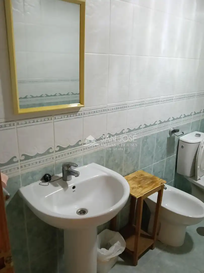 Baño de Piso en venta en Aspe con Terraza, Trastero y Balcón