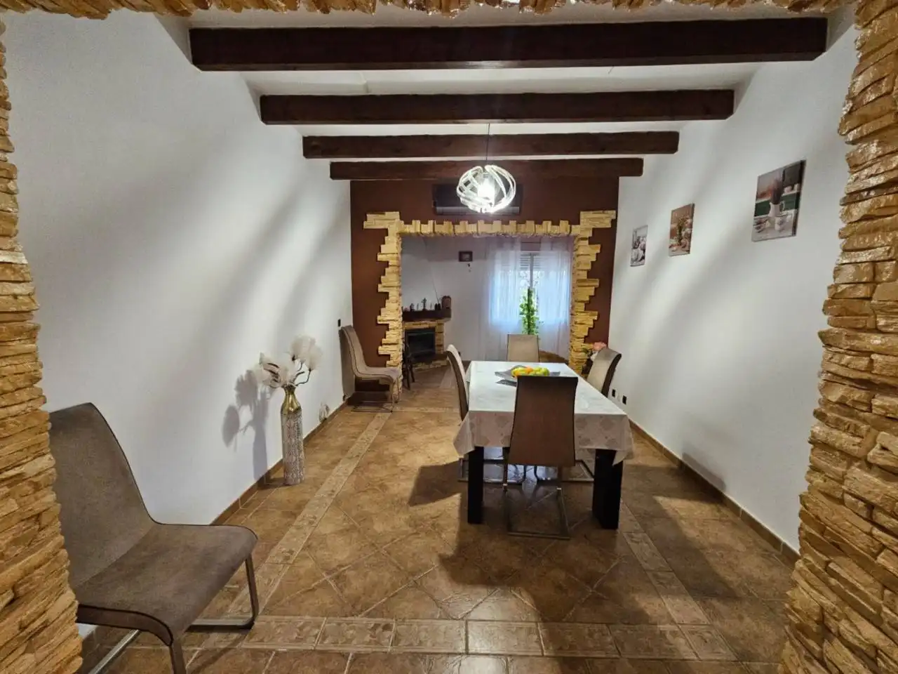 Menjador de Casa o xalet en venda en Alicante / Alacant amb Aire condicionat, Calefacció i Jardí privat