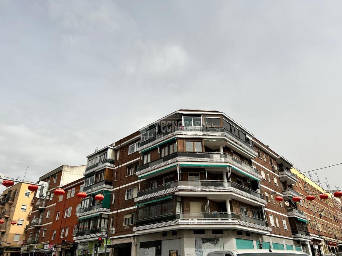 Außenansicht von Wohnung zum Verkauf in  Madrid Capital mit Klimaanlage, Heizung und Terrasse