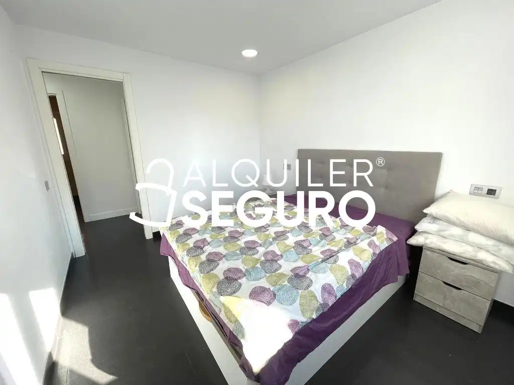 Bedroom of Flat for rent in Madrid  with Air Conditioner, Heating and Furnished