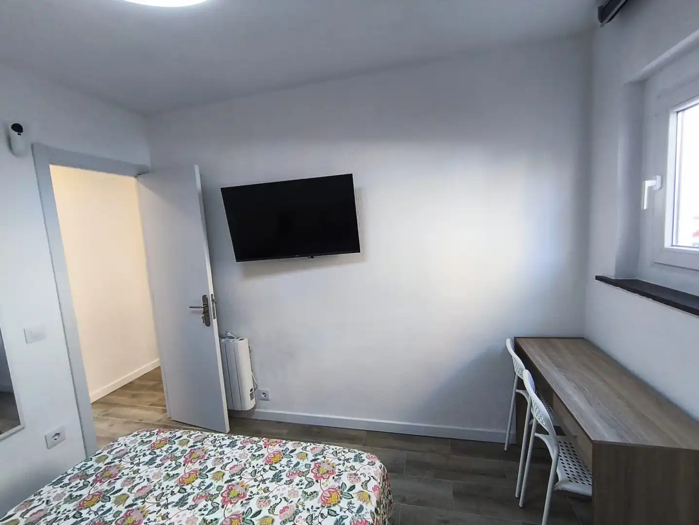 Bedroom of Flat for share in Madrid  with Heating, Furnished and Washing machine