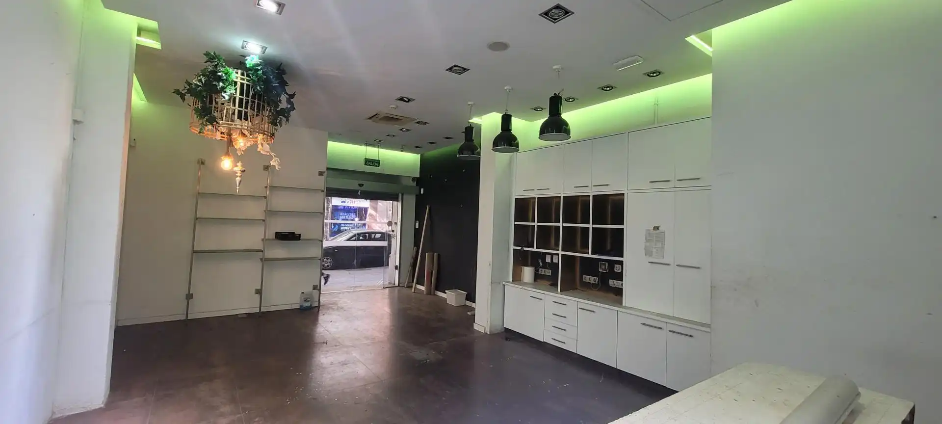 Local de alquiler en de Viladomat, Sant Antoni, Eixample