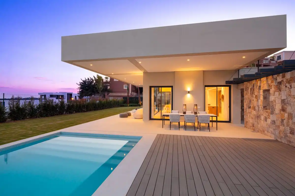 Chalet con terraza en venta en Nueva Andalucía