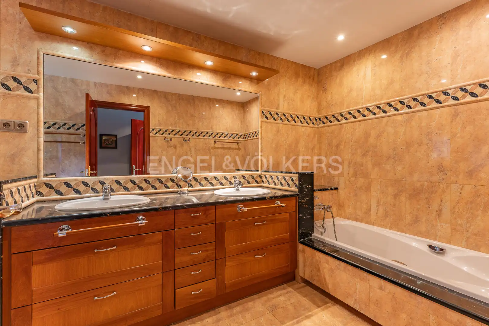 Baño de Casa o chalet de alquiler en Sant Cugat del Vallès con Calefacción, Jardín privado y Piscina