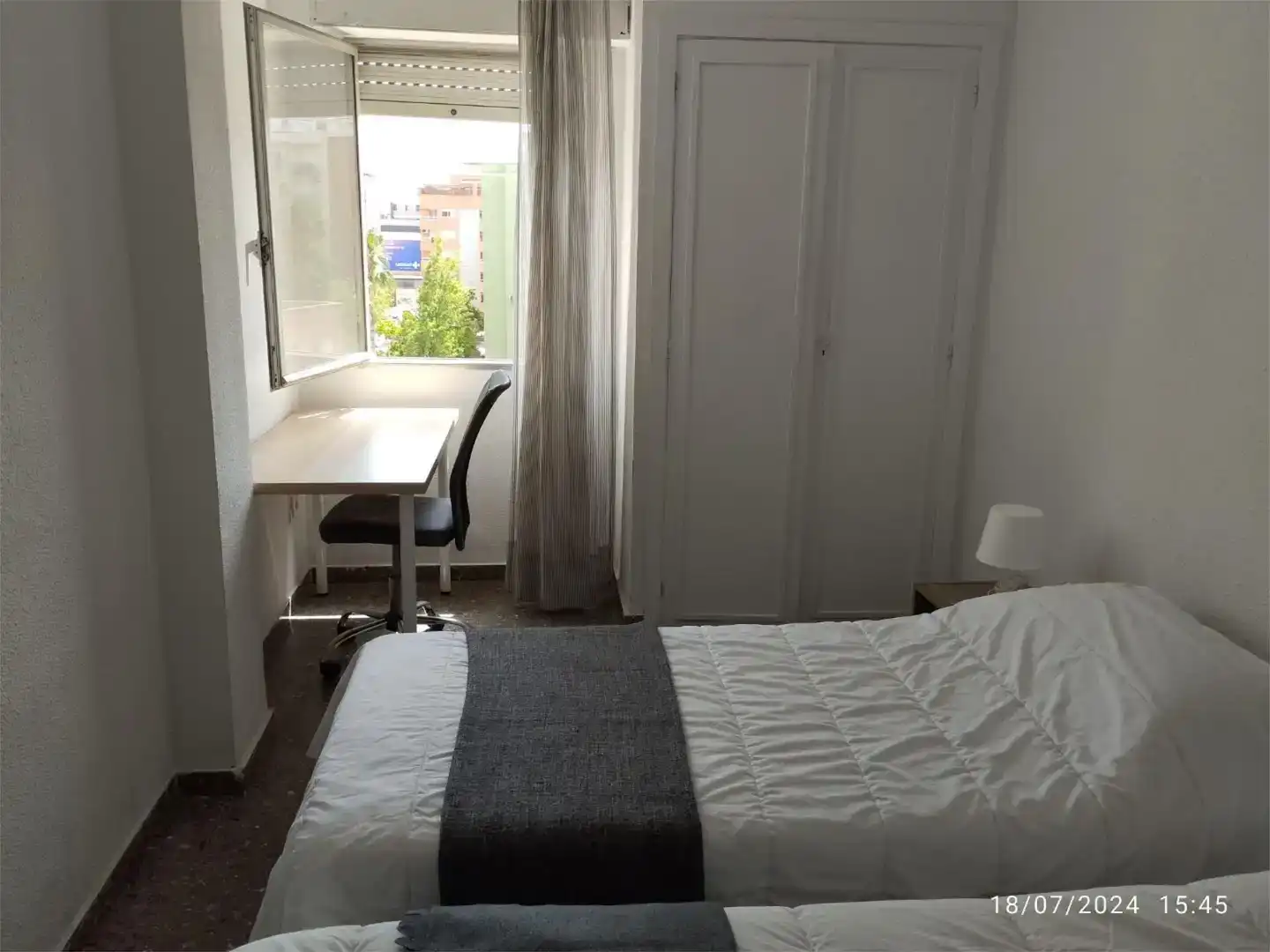 Schlafzimmer von Wohnung zur Miete in  Valencia Capital mit Klimaanlage und Balkon