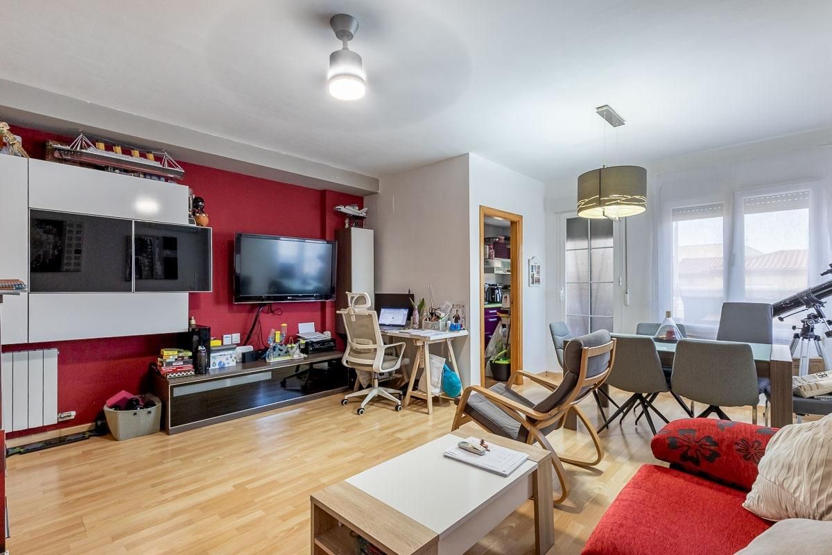 Sala d'estar de Àtic en venda en Las Gabias amb Aire condicionat, Calefacció i Terrassa