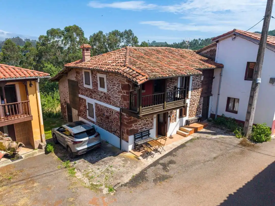 Vista exterior de Casa o xalet de lloguer en Villaviciosa amb Calefacció, Jardí privat i Terrassa