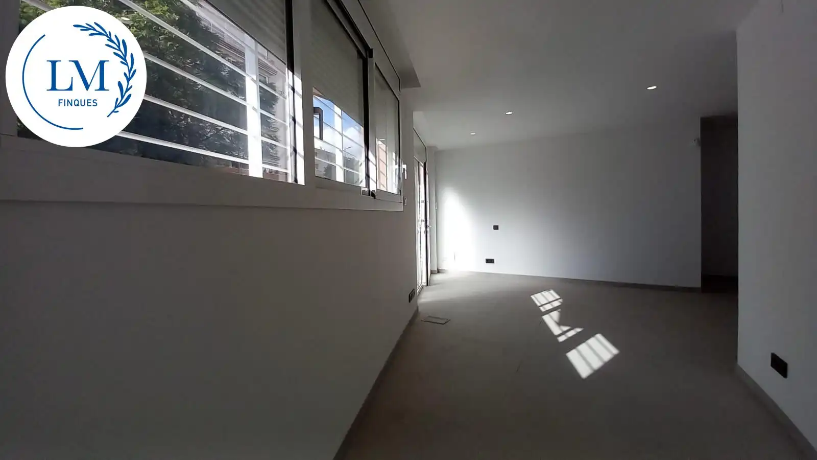 Ground floor for sale in Centre Vila