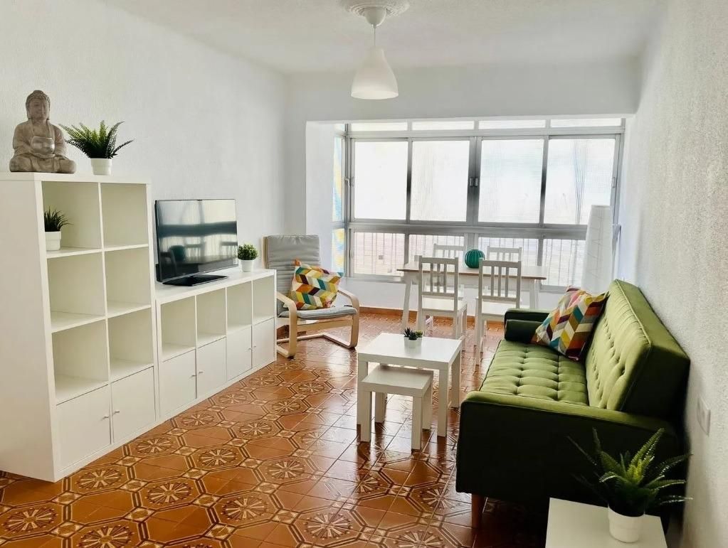 Sala d'estar de Pis de lloguer en  Granada Capital amb Aire condicionat i Balcó