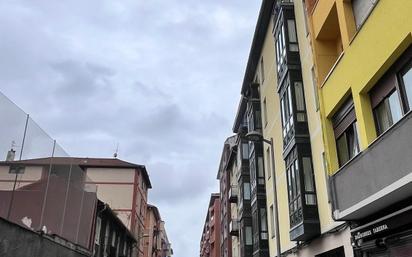 Vista exterior de Pis en venda en Erandio amb Calefacció
