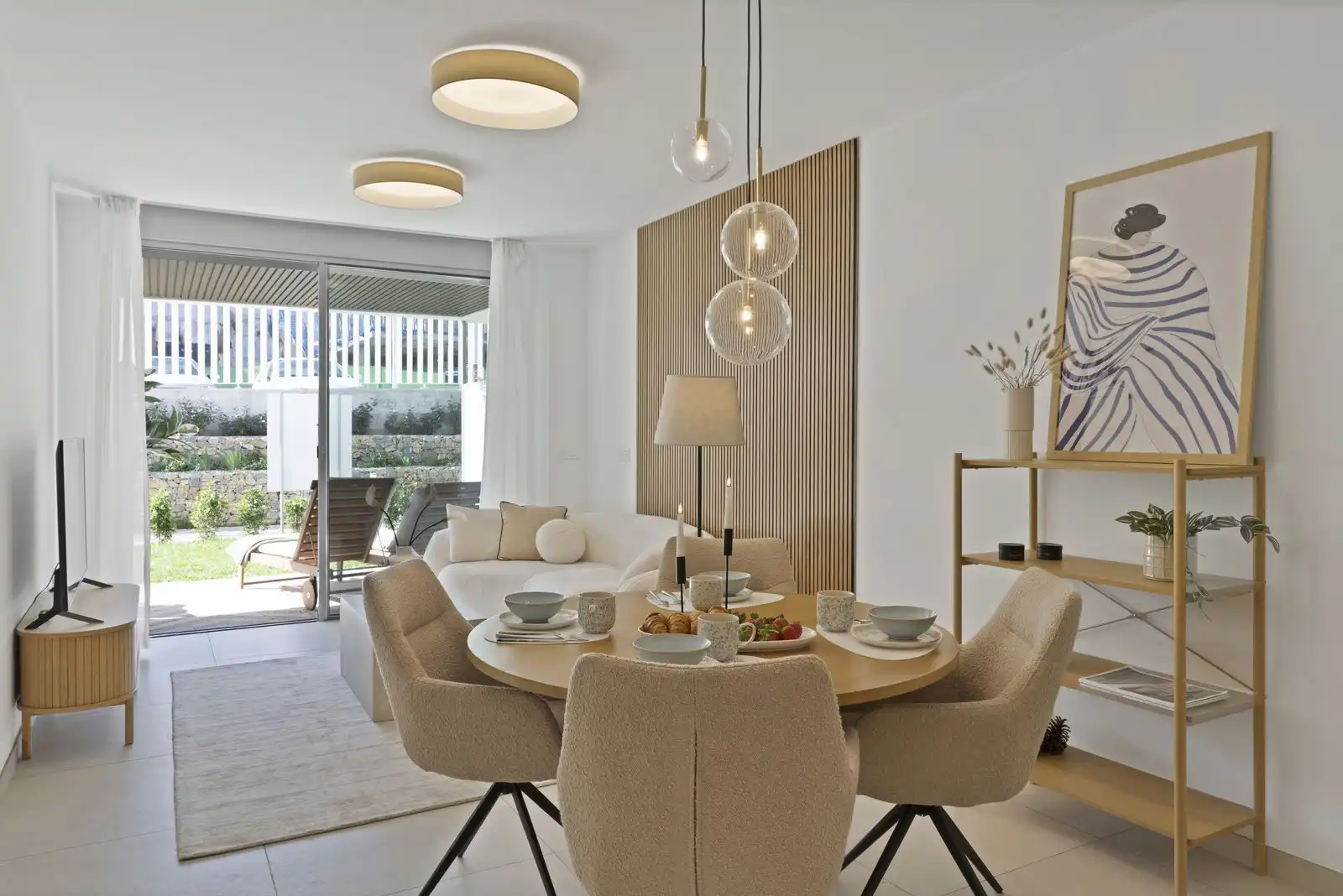Menjador de Apartament en venda en Marbella amb Aire condicionat, Jardí privat i Terrassa