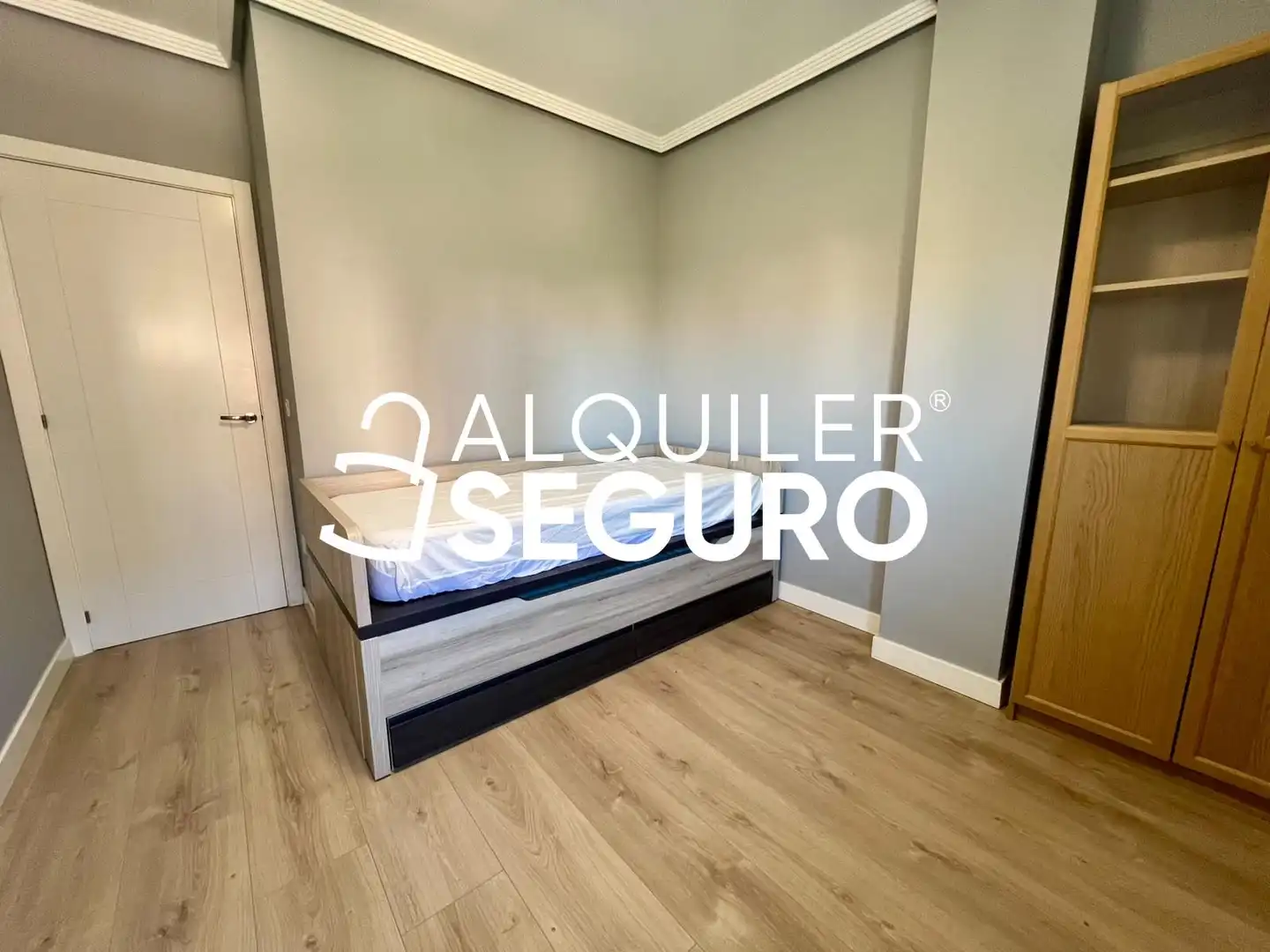 Bedroom of Flat for rent in Madrid  with Air Conditioner, Heating and Furnished