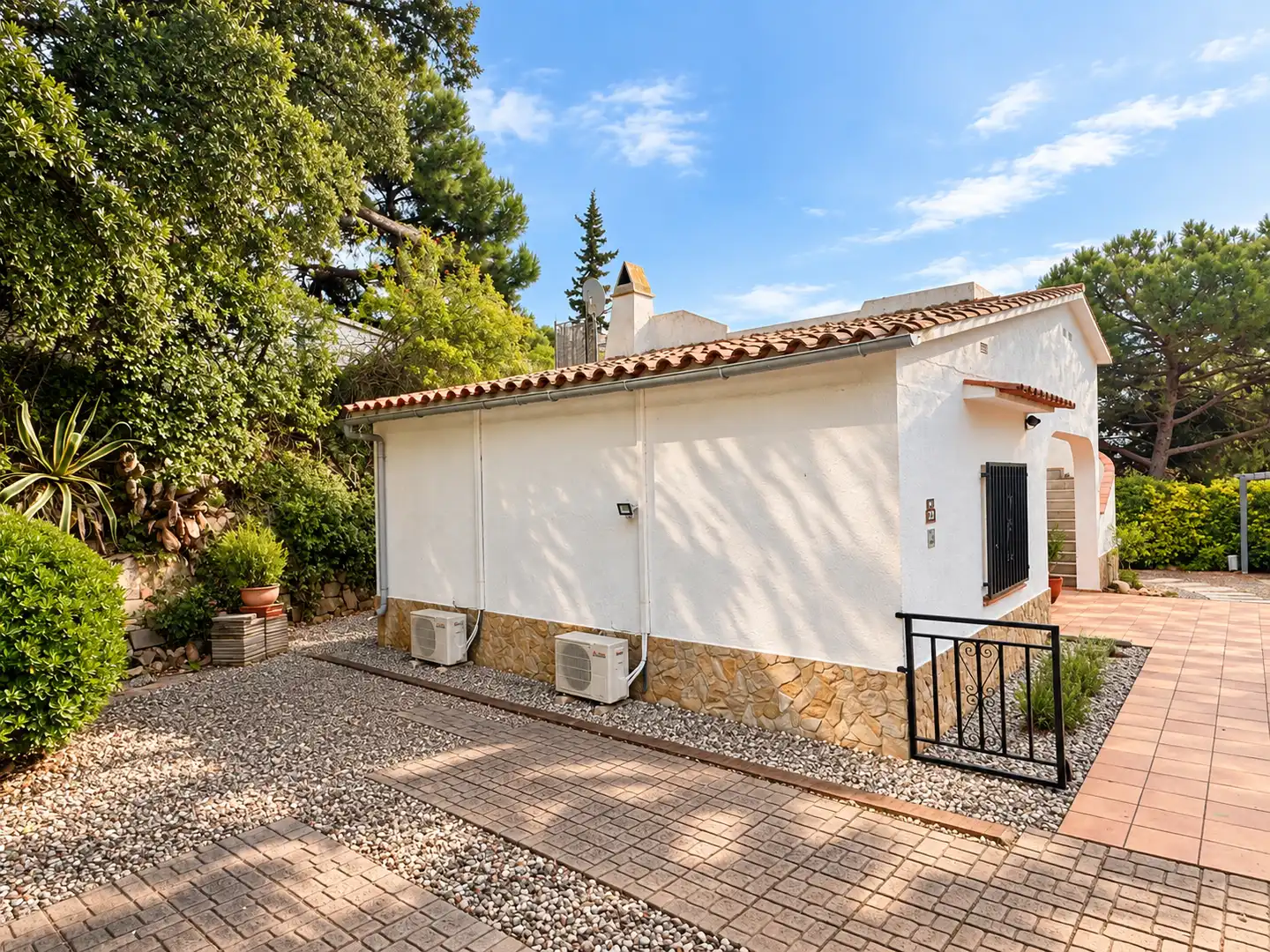 Exterior view of Houses for sale in Lloret de Mar  with Private garden and Oven