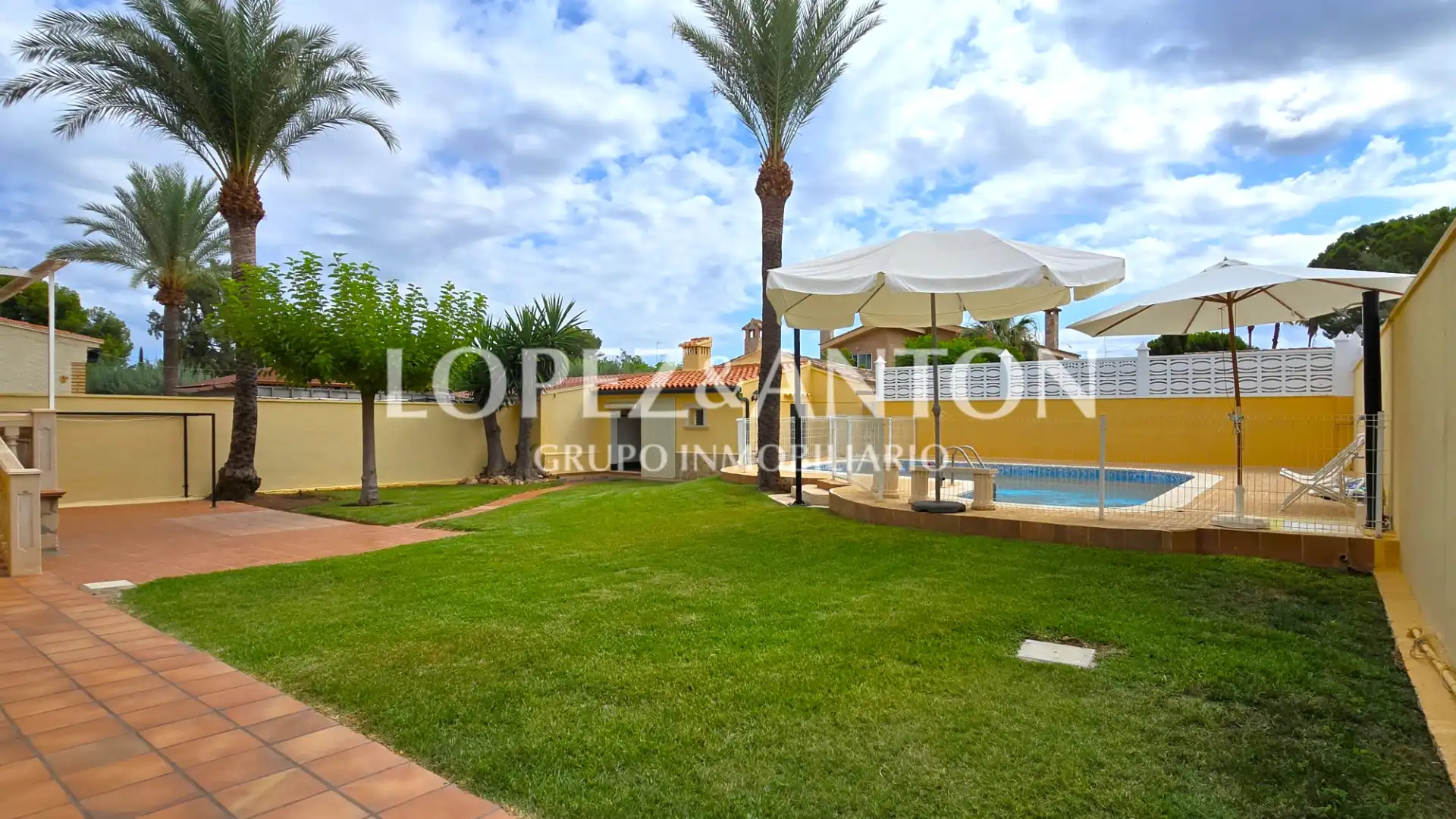 Garden of Houses for sale in L'Eliana  with Air Conditioner, Private garden and Terrace