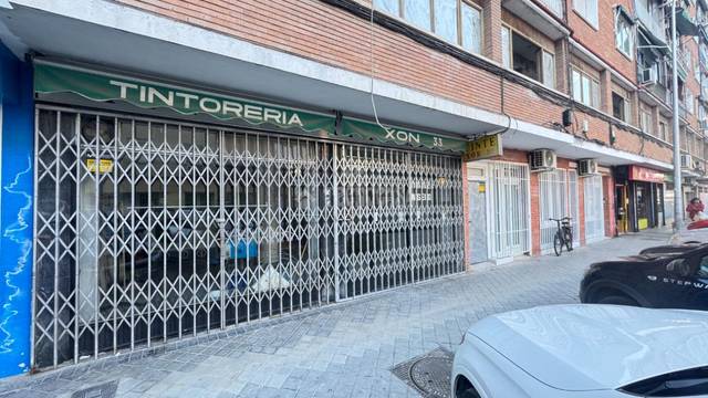 Local comercial en Venta en Ambroz