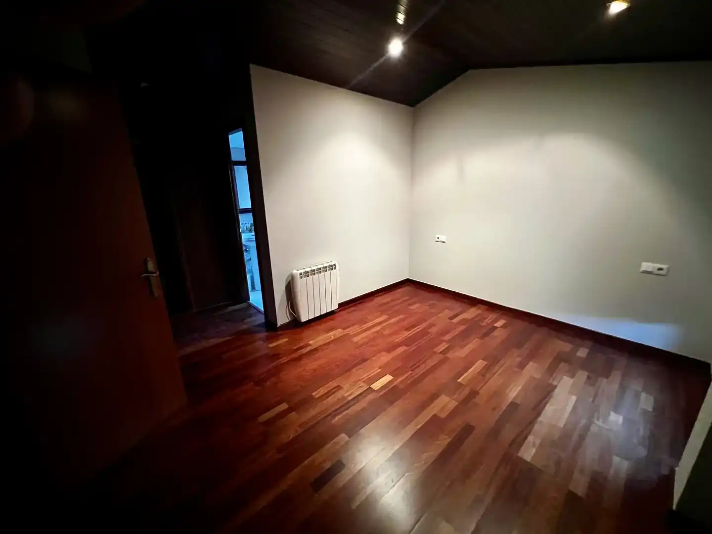 Piso en venta en Cangas  con Jardín privado, Parquet y Piscina