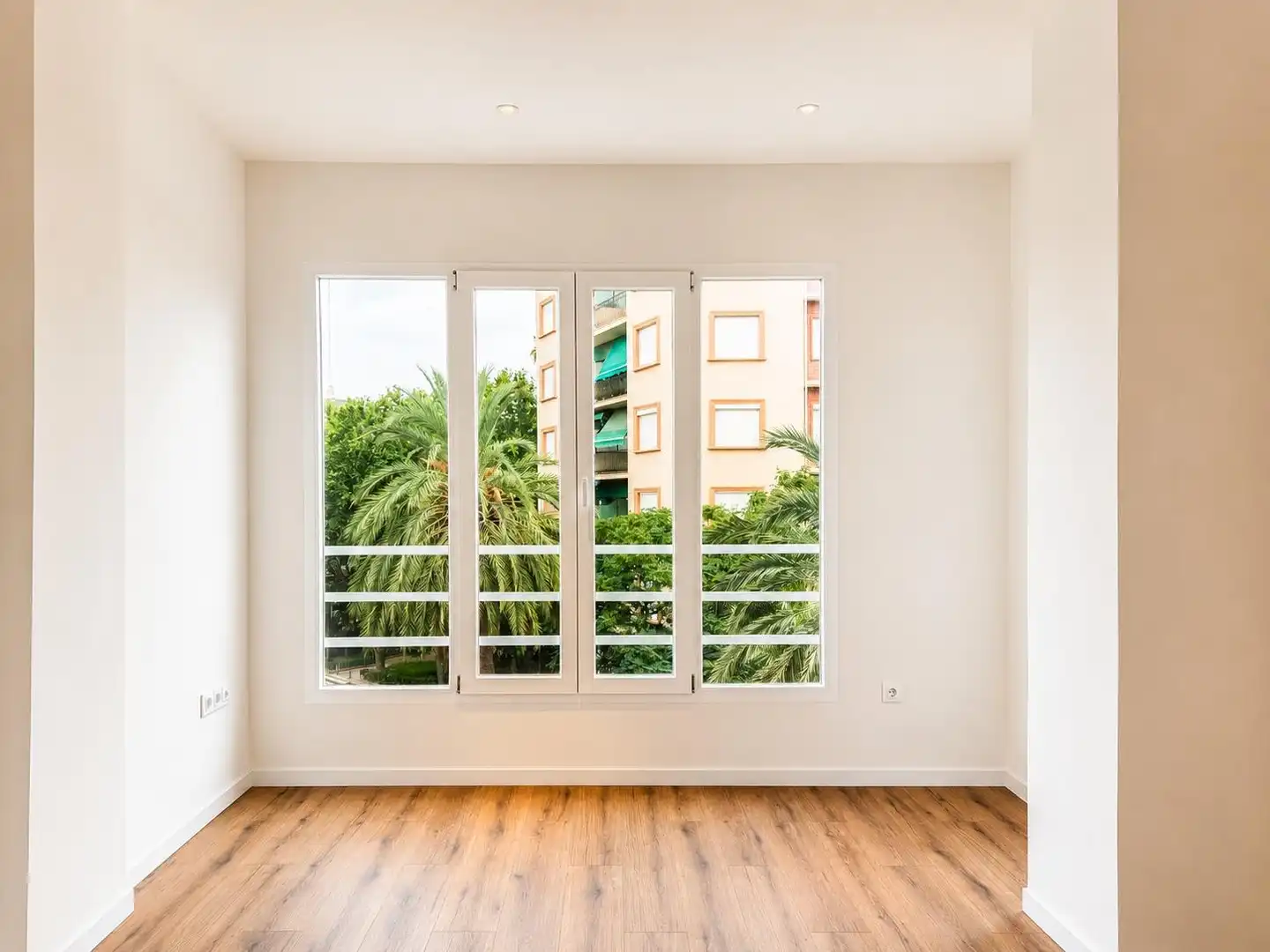 Balcony of Flat for rent in Valencia  with Air Conditioner, Heating and Parquet flooring