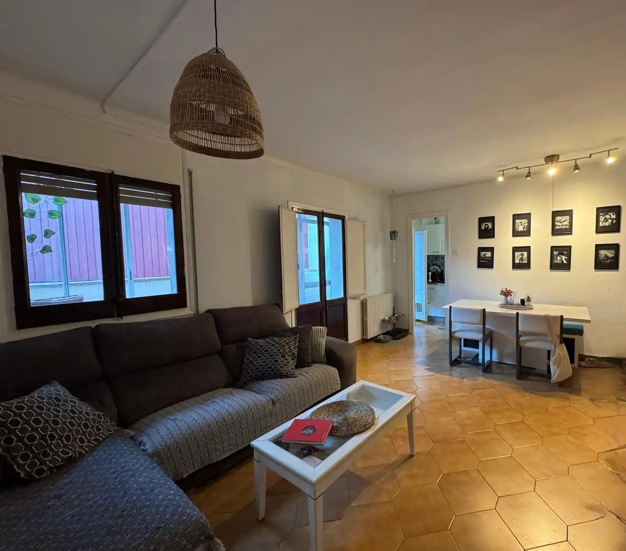 Sala d'estar de Casa o xalet en venda en Manresa amb Terrassa i Balcó