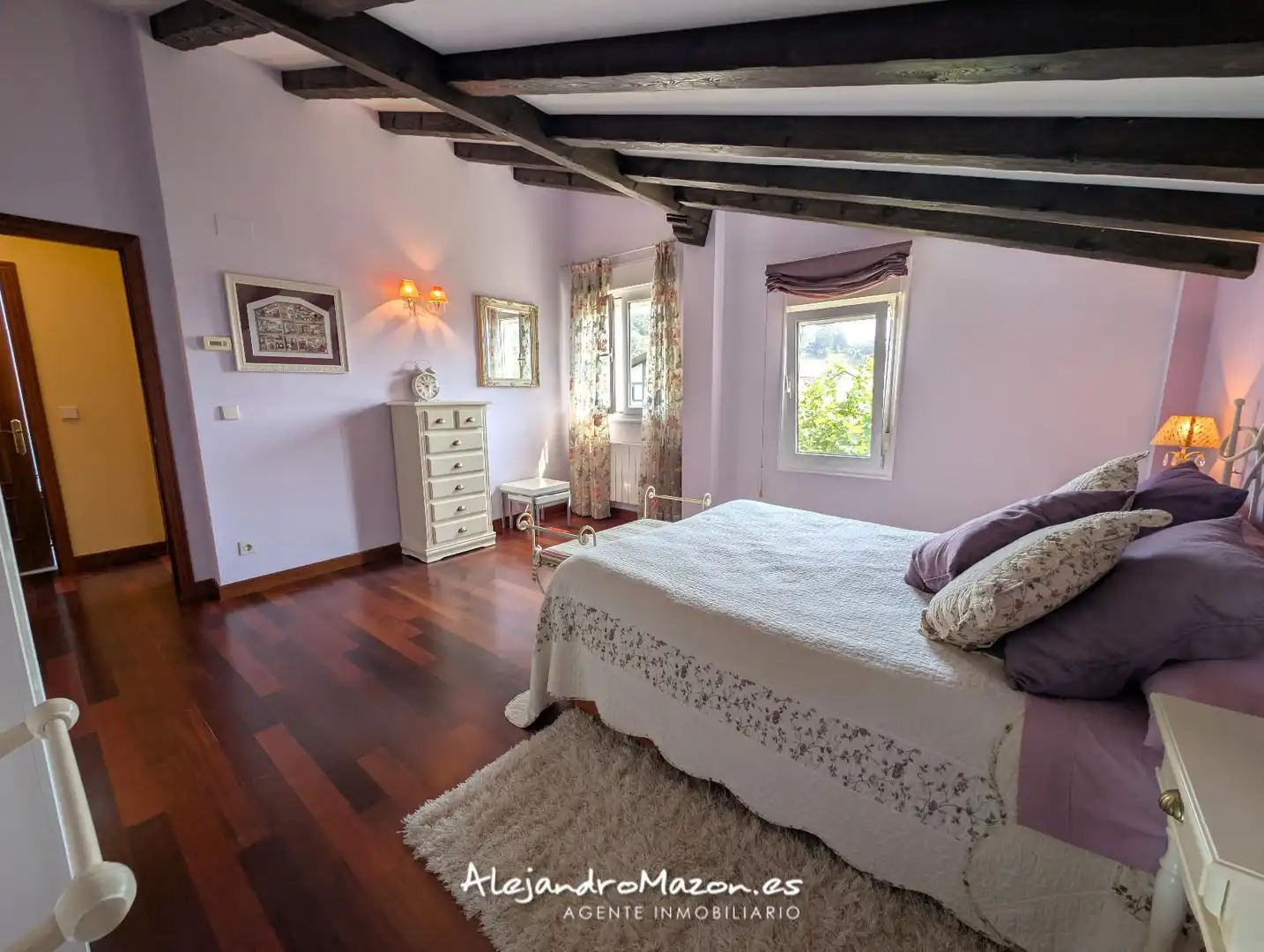 Schlafzimmer von Einfamilien-Reihenhaus zum Verkauf in Castro-Urdiales mit Heizung, Privatgarten und Terrasse