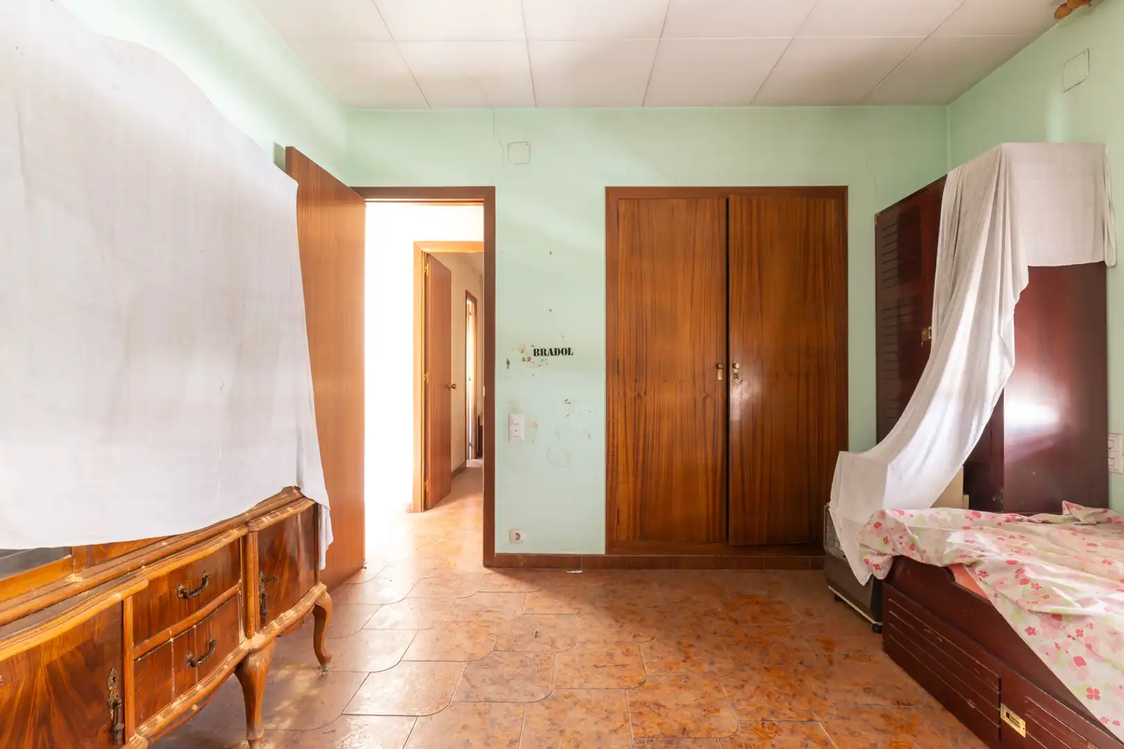 Dormitori de Casa o xalet en venda en Rubí amb Terrassa i Traster