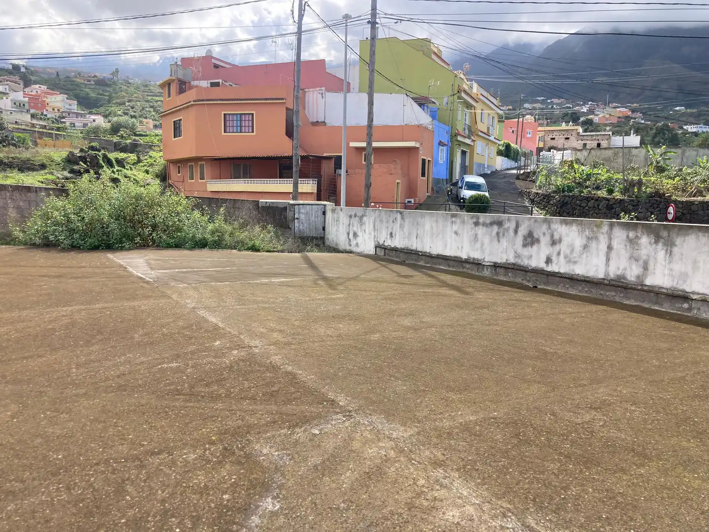 Vista exterior de Nave industrial en venta en Los Realejos