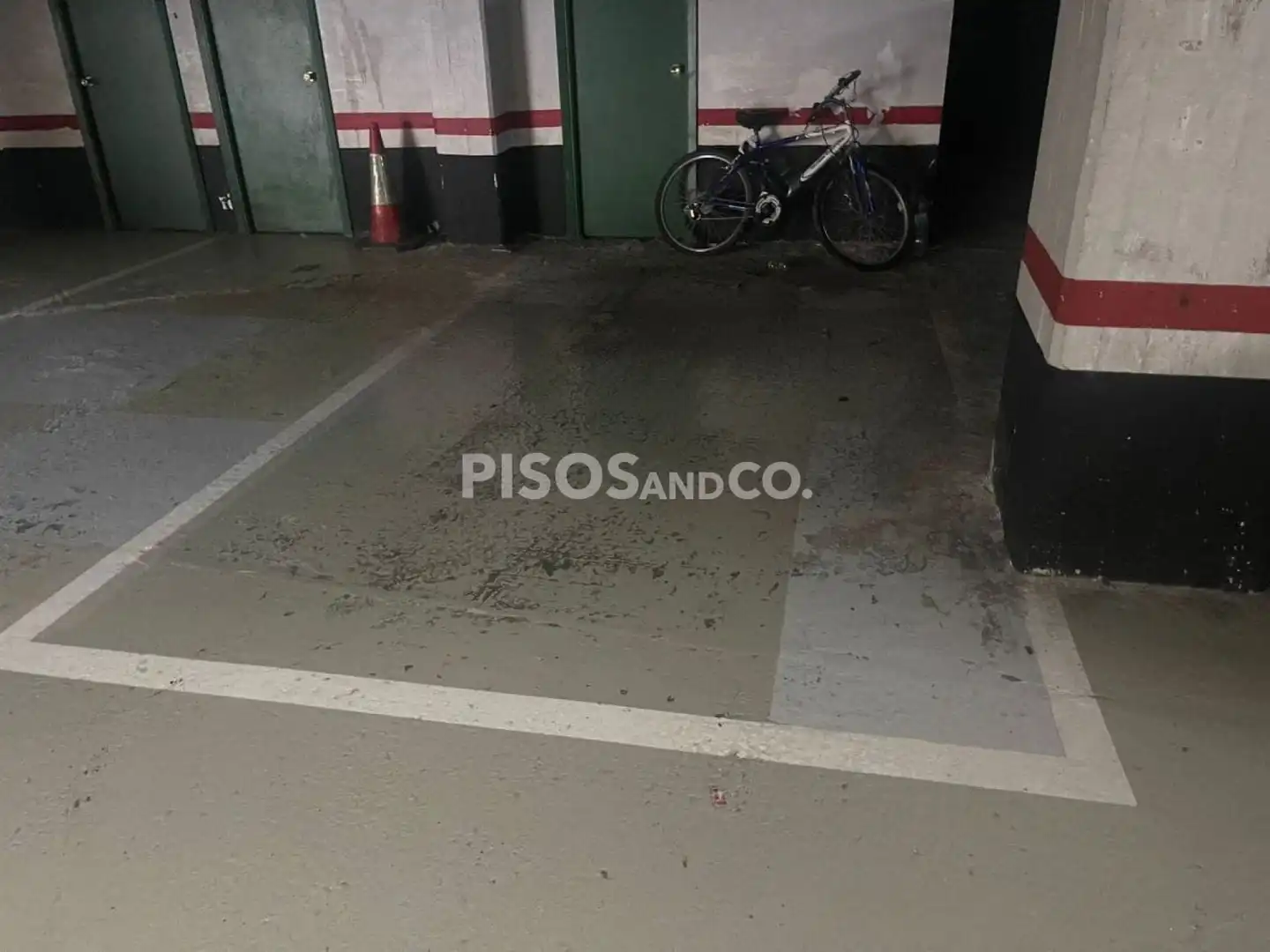 Parking de Piso en venta en A Coruña Capital  con Calefacción y Trastero