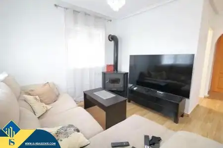 Casa amb piscina en venda a Zona Carrefour - Urbanizaciones, imagen 2