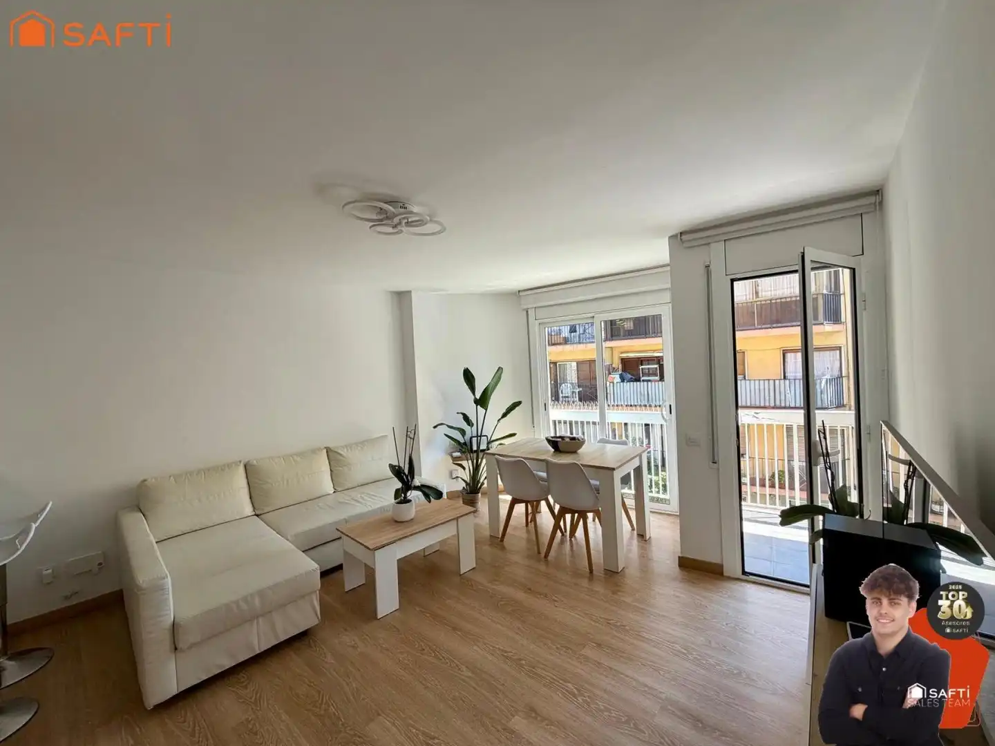 Sala de estar de Piso en venta en Pineda de Mar con Calefacción y Balcón