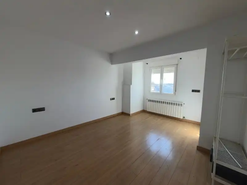 Habitación de Ático en venta en Castellón de la Plana / Castelló de la Plana con Aire acondicionado, Calefacción y Terraza