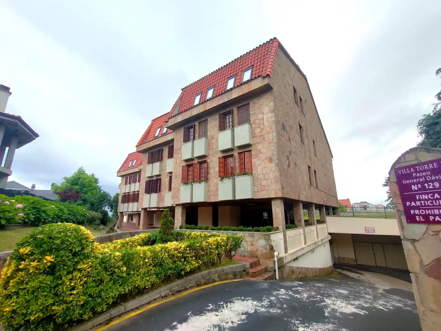 Vista exterior de Pis de lloguer en Santander amb Calefacció, Jardí privat i Terrassa