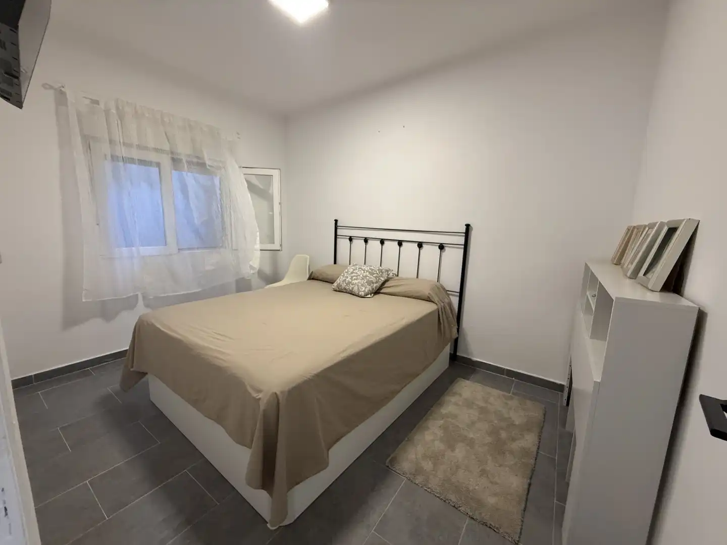 Schlafzimmer von Wohnungen zum Verkauf in Roses mit Klimaanlage, Heizung und Möbliert